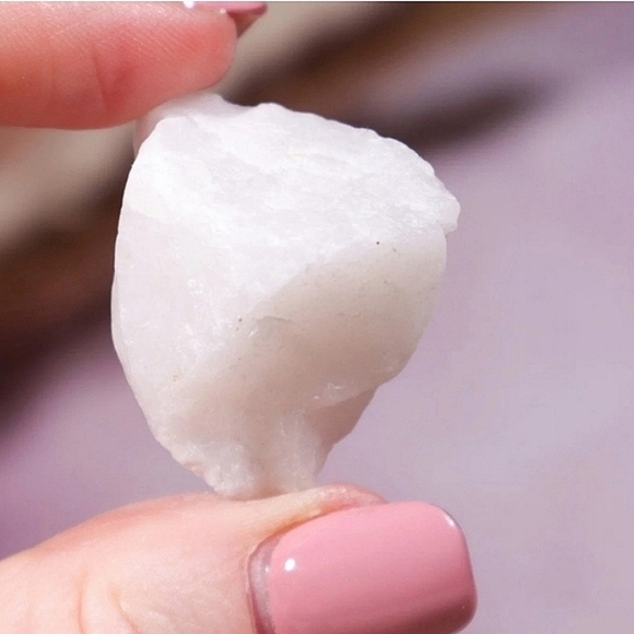 Brazilian Raw White Quartz - Picture 3 of 4